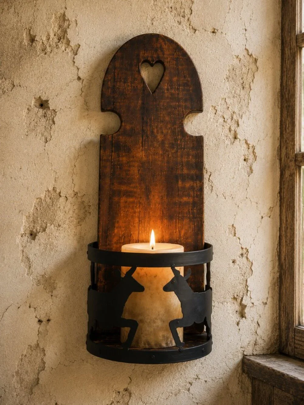 Vintage Rustic Wooden Wall Mount Heart-Carved Holder